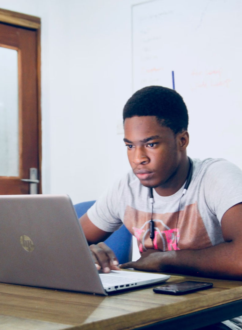 CREATIVE CODER